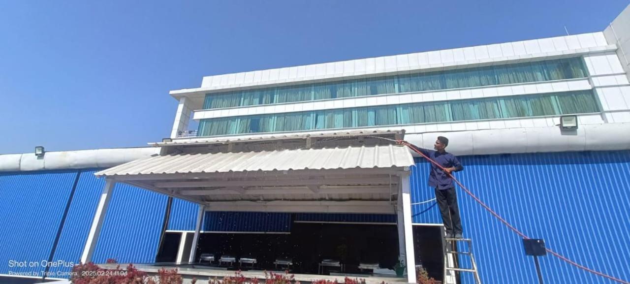 Hotel Amer Green'S Бопал Екстериор снимка